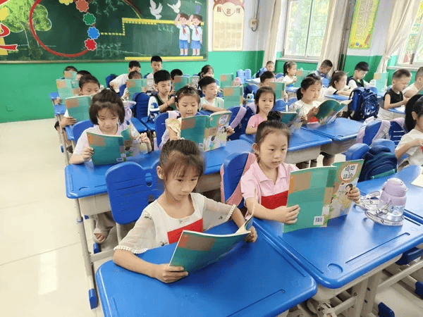 修订后的这些教材，将投入使用→
