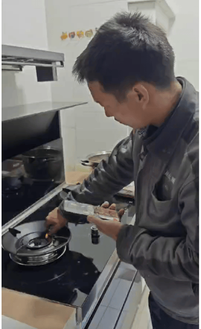 开屏跑腿｜“我家燃气泄漏点到底在哪？”燃气公司人员回访……