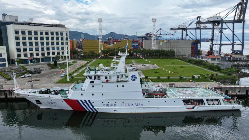 新华鲜报丨踏浪而行！第15个海员日致敬海上贸易“守护人”