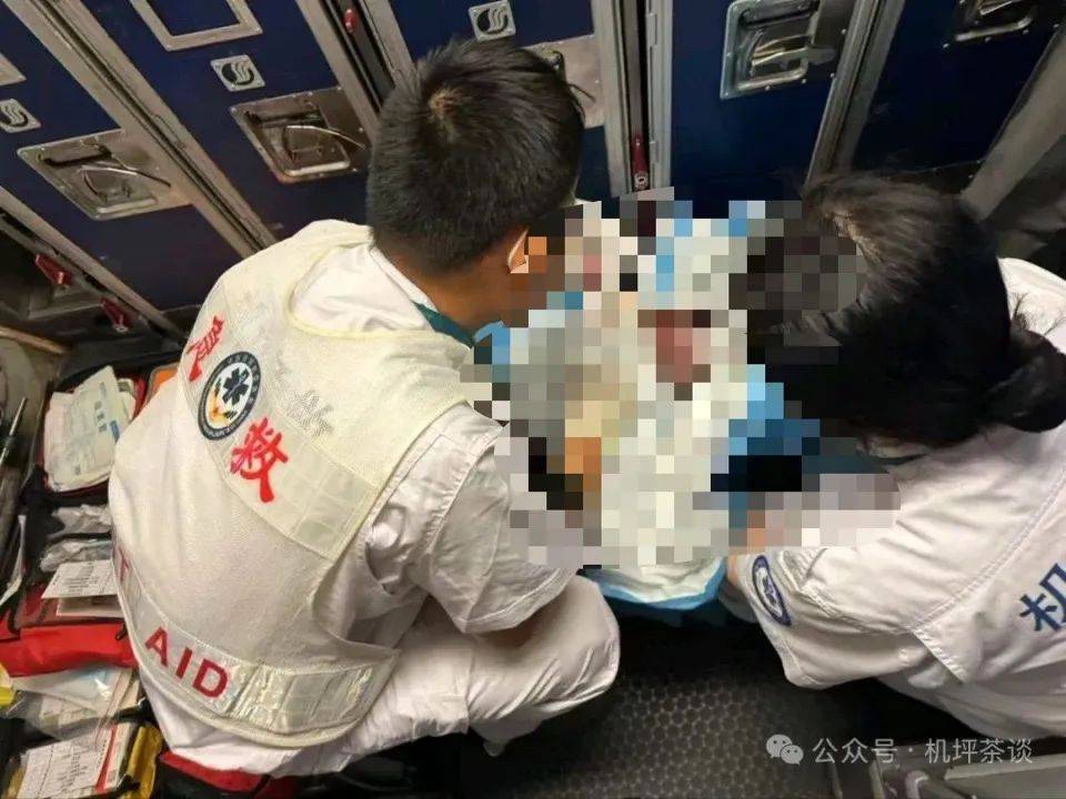 航班起飞前16岁独行女孩产下婴儿?机场人员急救送医,多方回应