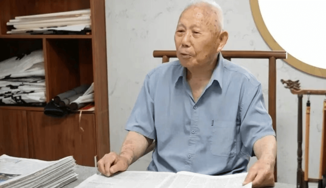 这6位与总书记握手的老战士是谁?